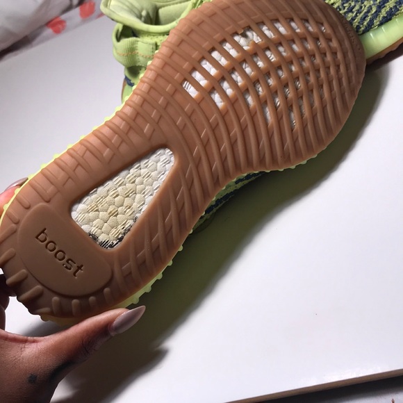 Yeezy boost 350 VS semi frozen yellow - Picture 3 of 8